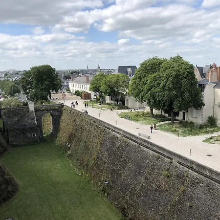 Maison Bout Du Monde Chateau Hyper Centre דירה