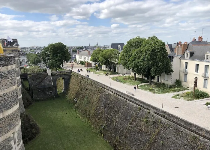 Maison Bout Du Monde Chateau Hyper Centre شقة
